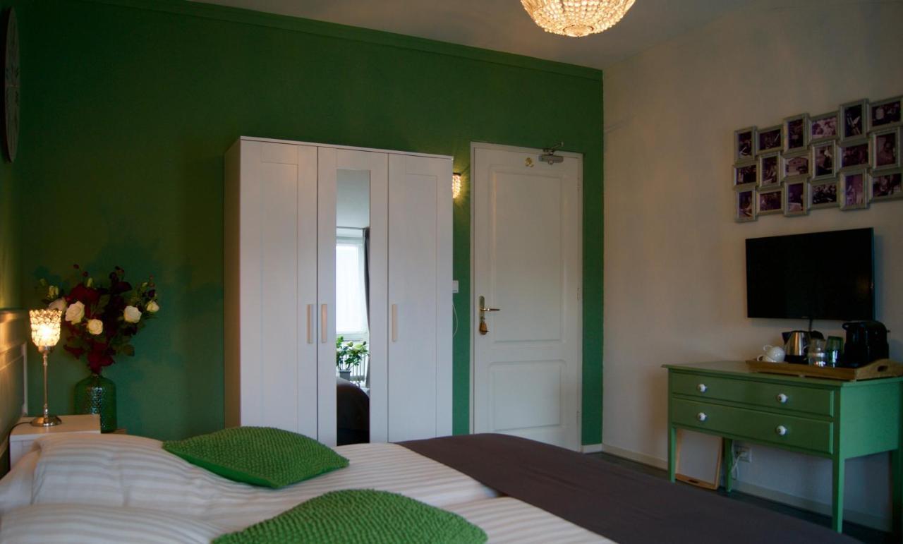 Guest house The *